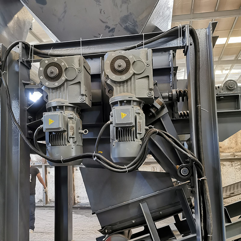 瀝青銑刨料破碎機(jī)1 瀝青銑刨料破碎機(jī)1