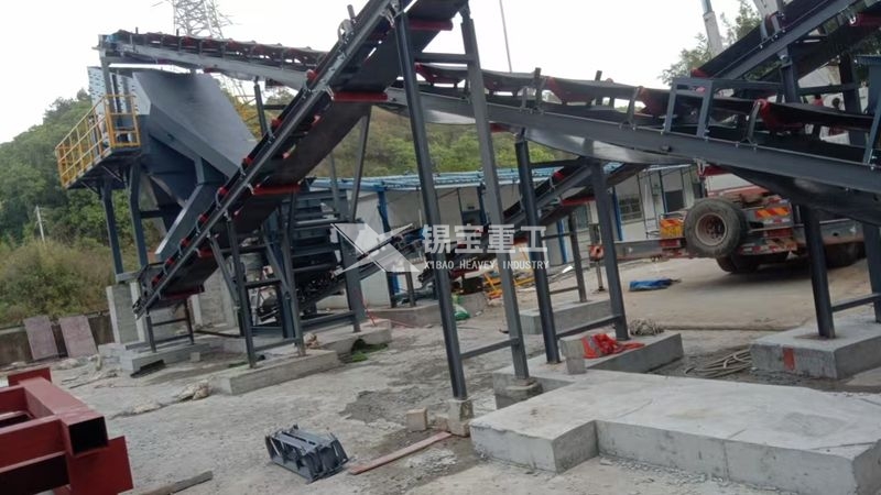 銑刨料破碎機(jī)