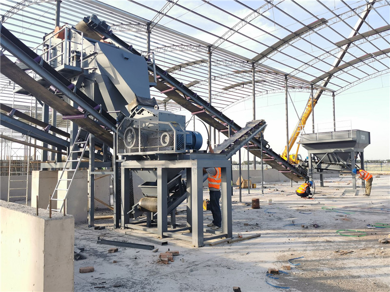 錫寶重工員工們冒著高溫在江蘇淮安客戶現(xiàn)場進(jìn)行設(shè)備安裝(圖8) 錫寶重工員工們冒著高溫在江蘇淮安客戶現(xiàn)場進(jìn)行設(shè)備安裝(圖8)